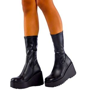 STEVE MADDEN PROCEED PLATFORM BOOTS-SIZE 8 1/2-NEW WITH TAGS